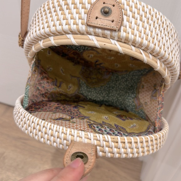 Rattan round crossbody bag - Picture 3 of 3